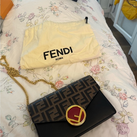 Fendi Wallet on chain classic - Picture 2 of 9